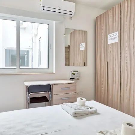 Mercury No.11 Private Balcony Apartment *